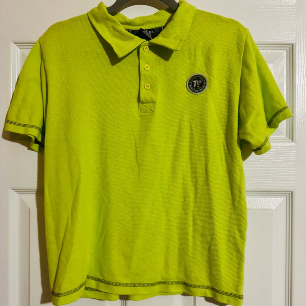 Vibrant Green Polo Shirt Classic Style Short Sleeves